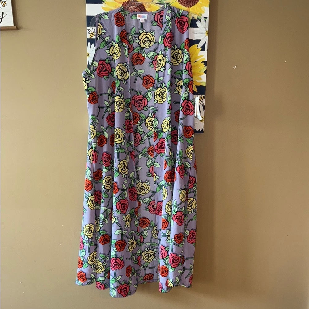 NWT Lularoe rose Floral Sleeveless kimono